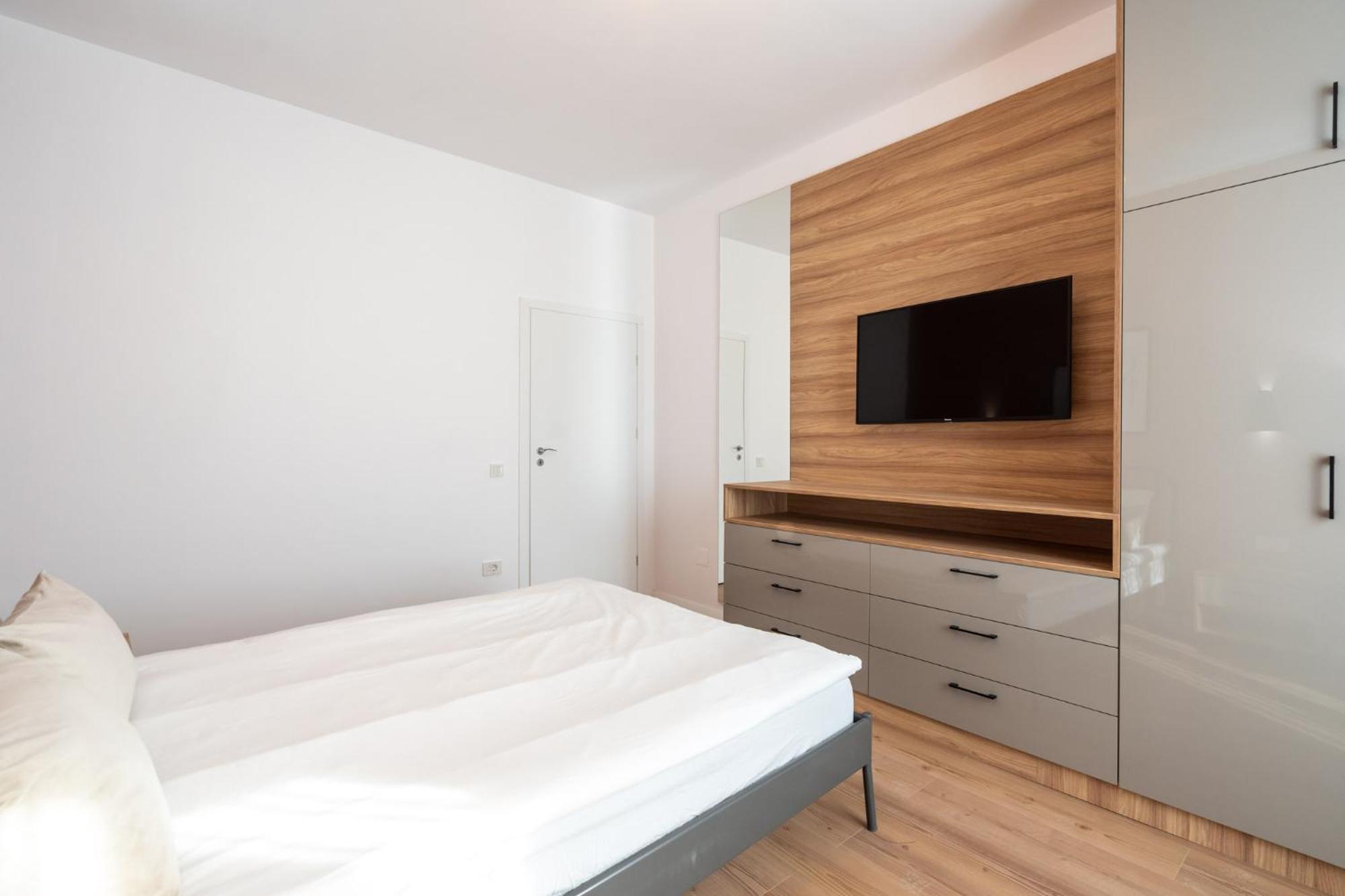 The Loft Luxury Apartments-Near The Park In The City Center Bukarest Exterior foto