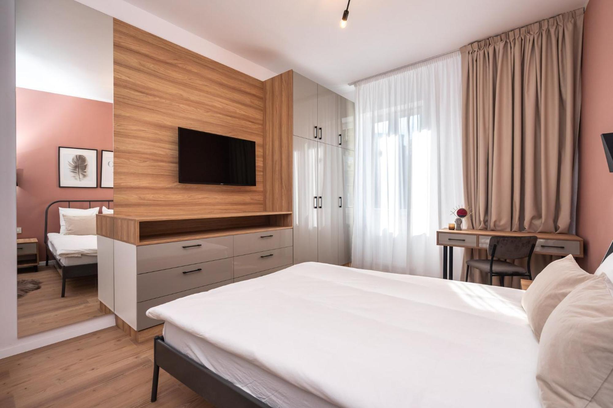 The Loft Luxury Apartments-Near The Park In The City Center Bukarest Exterior foto